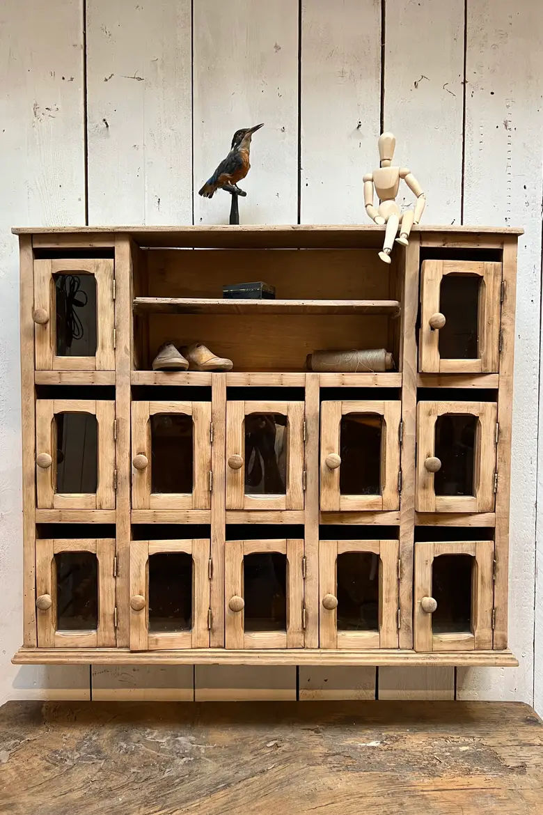 Ancien bloc de boîtes aux lettres vitrées Début XXème