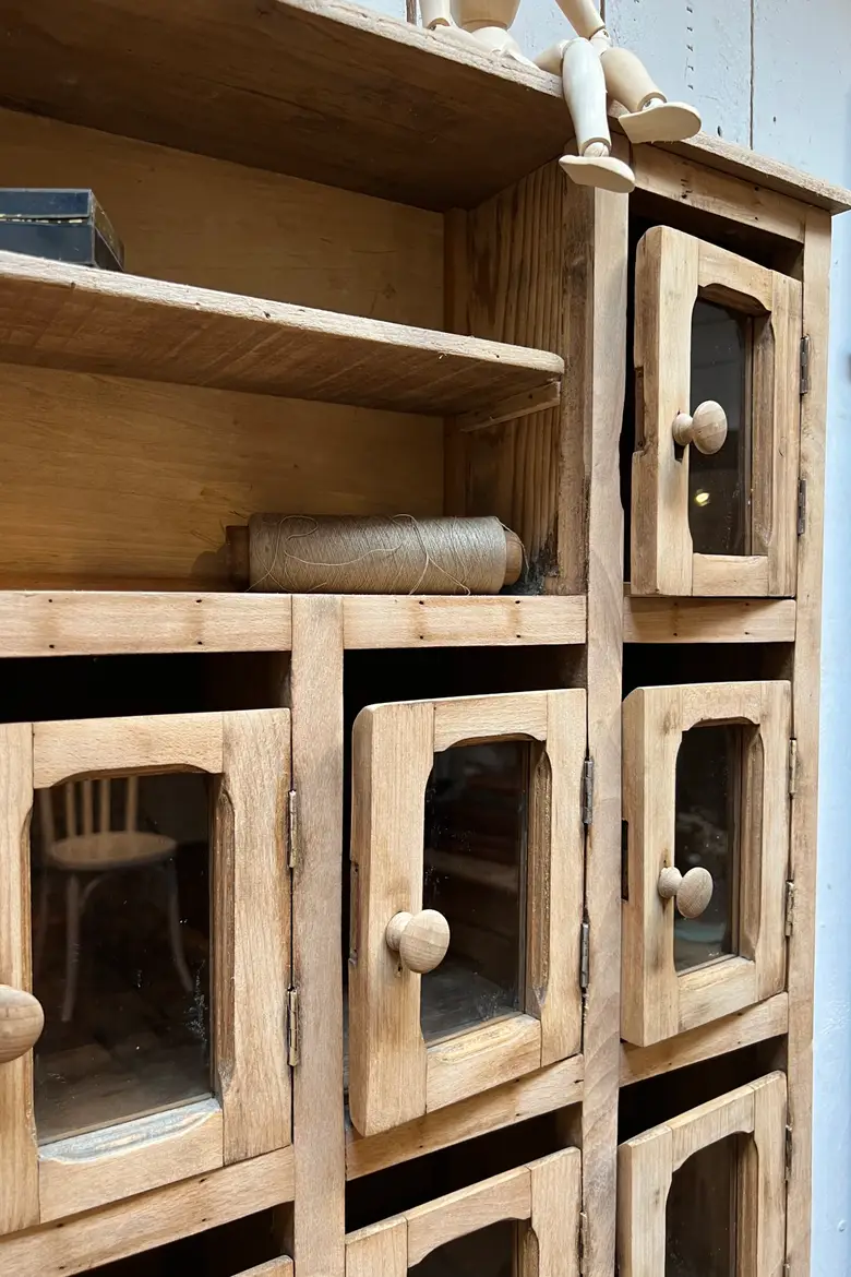 Ancien bloc de boîtes aux lettres vitrées Début XXème