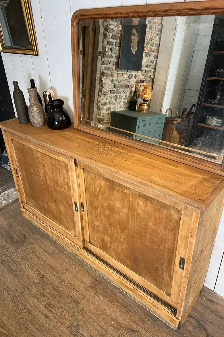 Ancien buffet à portes coulissantes Années 50