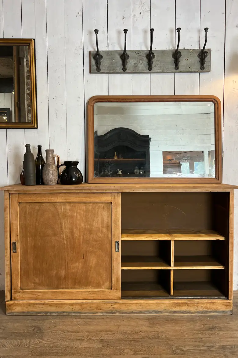 Ancien buffet à portes coulissantes Années 50
