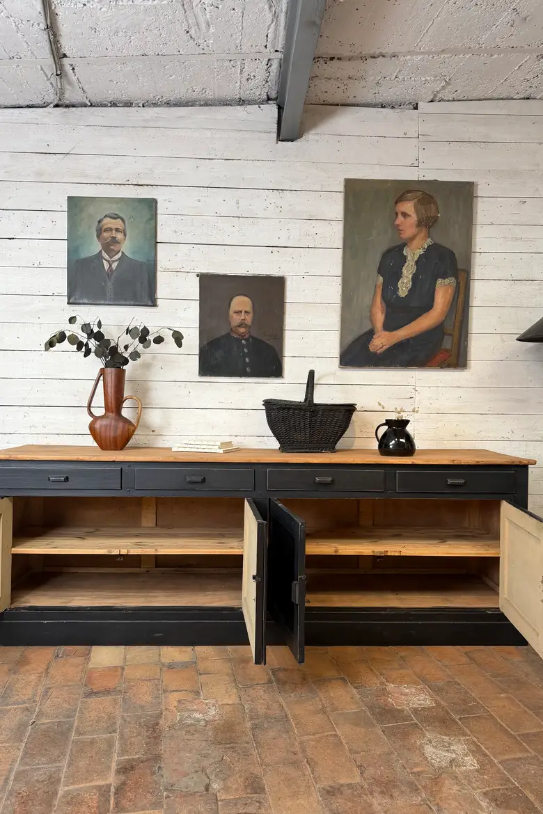 Ancien buffet d’atelier en sapin