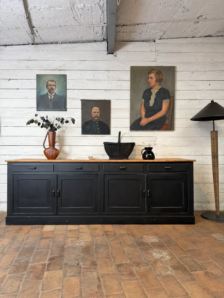 Ancien buffet d’atelier en sapin