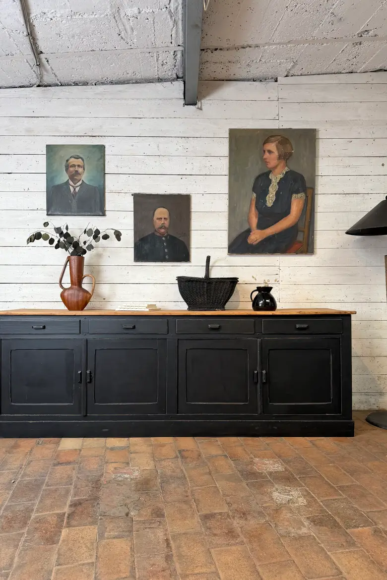 Ancien buffet d’atelier en sapin