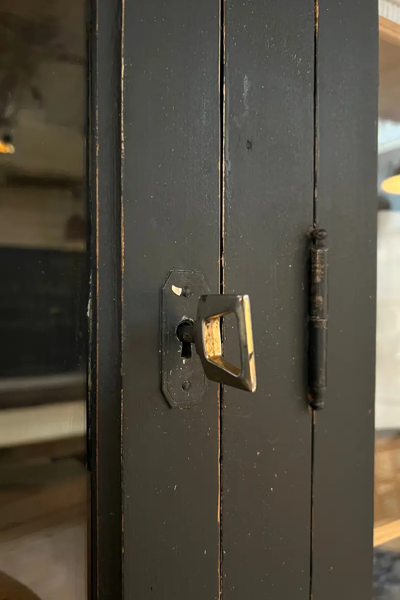 Ancien buffet deux corps d’école en sapin Début XXème