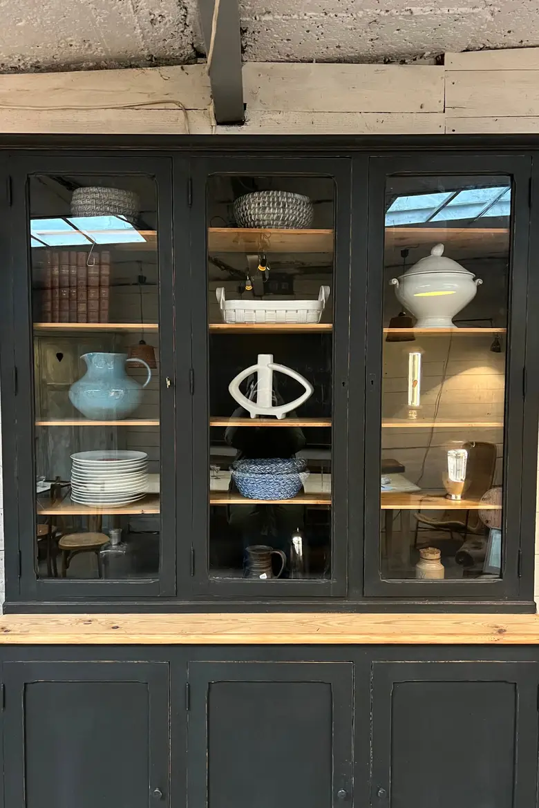 Ancien buffet deux corps d’école en sapin Début XXème