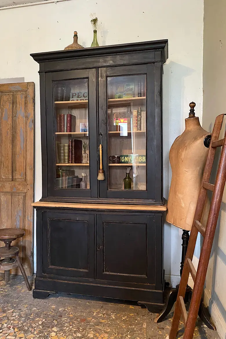 Ancien buffet deux corps en bois Début XXème