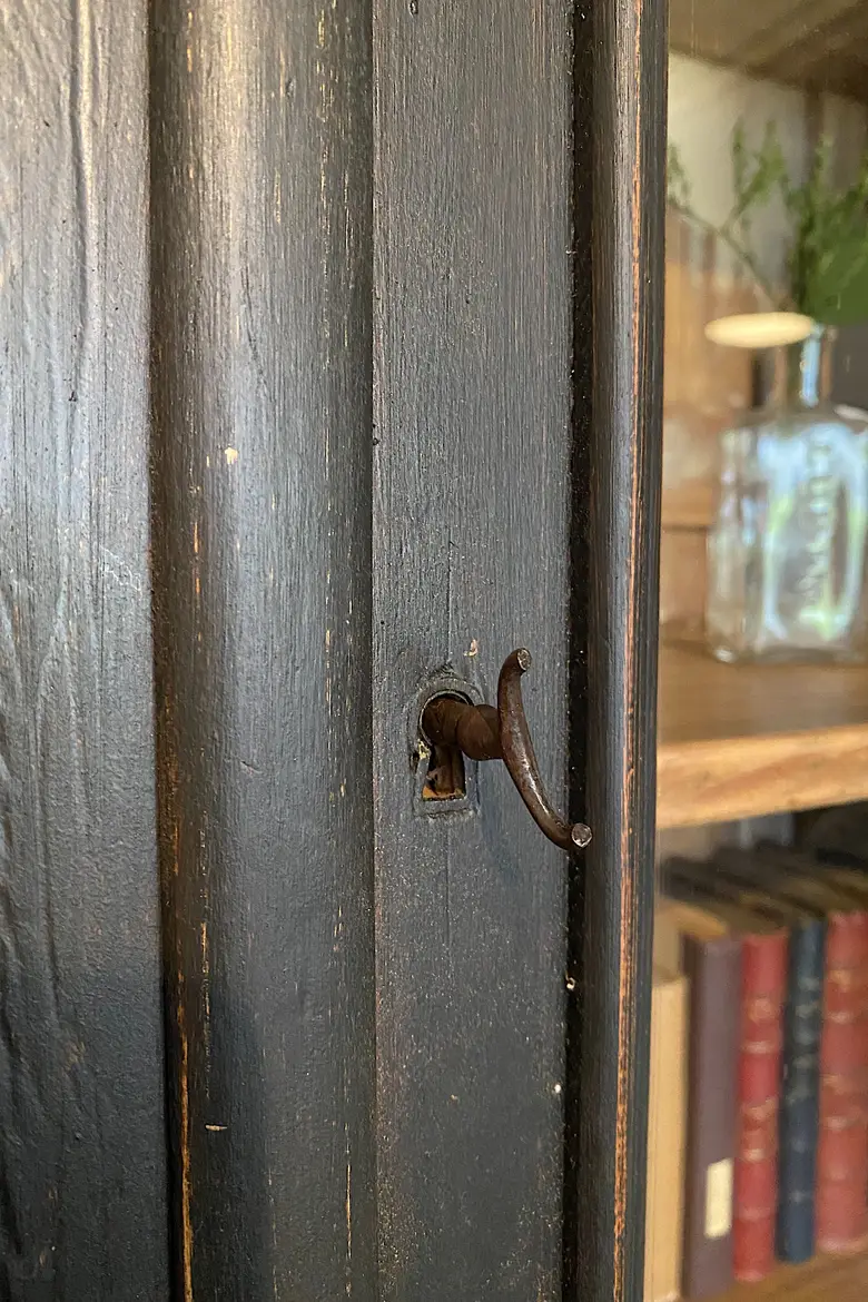 Ancien buffet deux corps en bois Début XXème