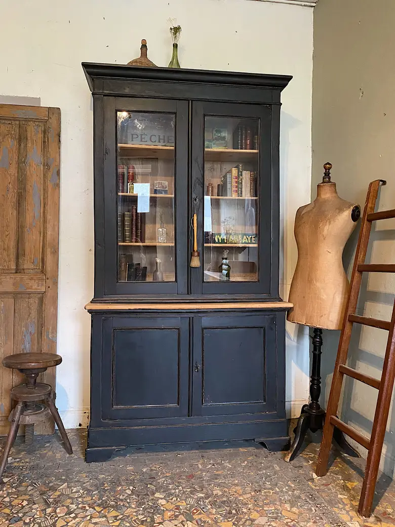 Ancien buffet deux corps en bois Début XXème