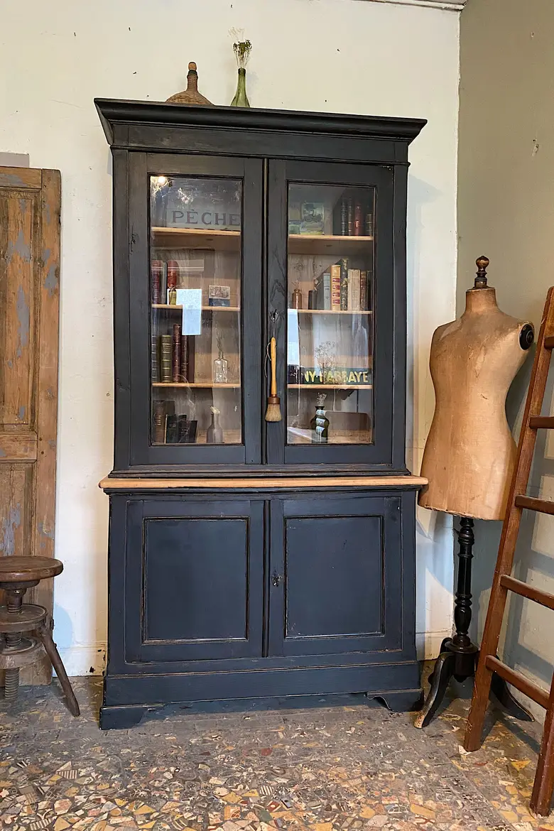 Ancien buffet deux corps en bois Début XXème