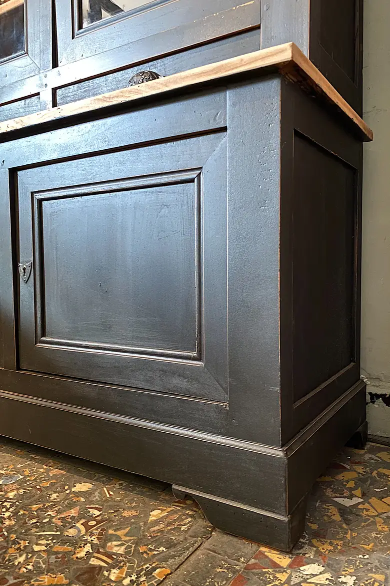 Ancien buffet deux corps en merisier Début XXème