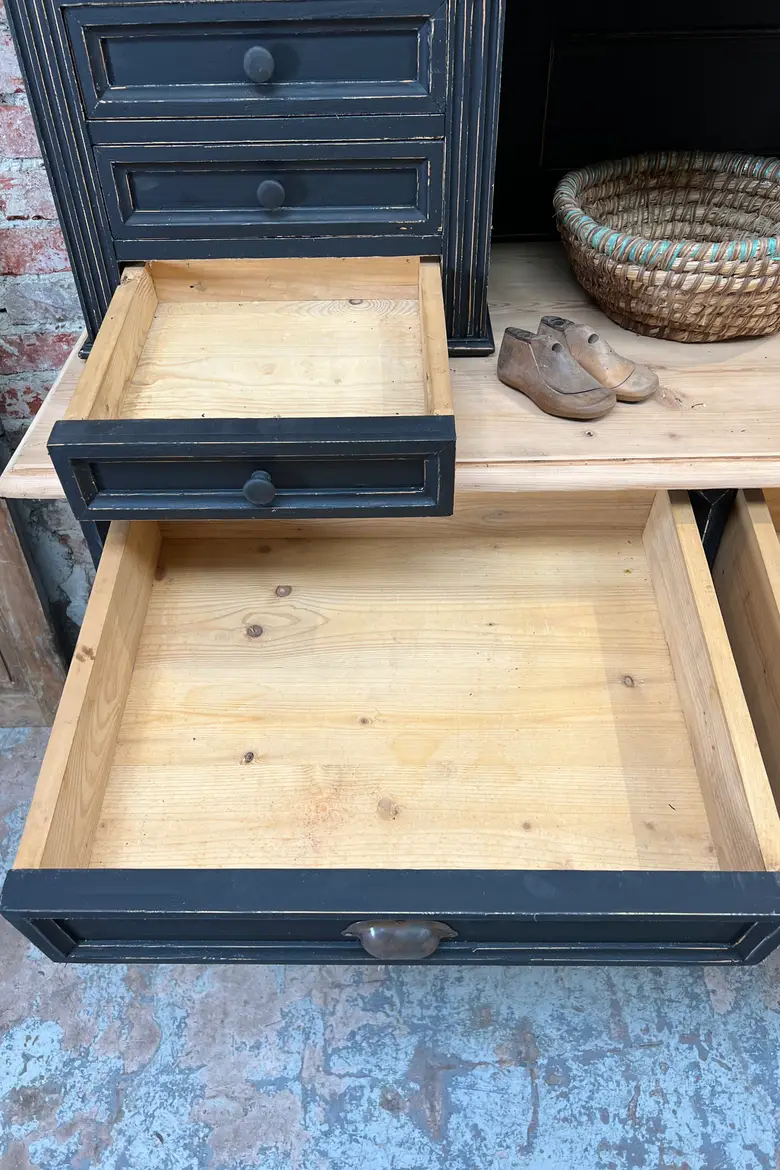 Ancien buffet deux corps en sapin