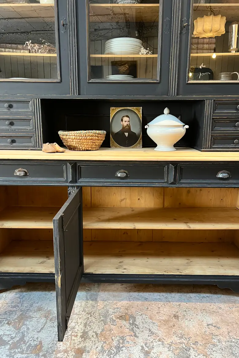 Ancien buffet deux corps en sapin