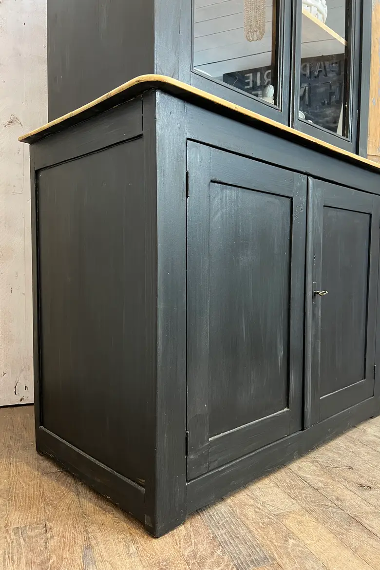 Ancien buffet deux corps en sapin Début XXème