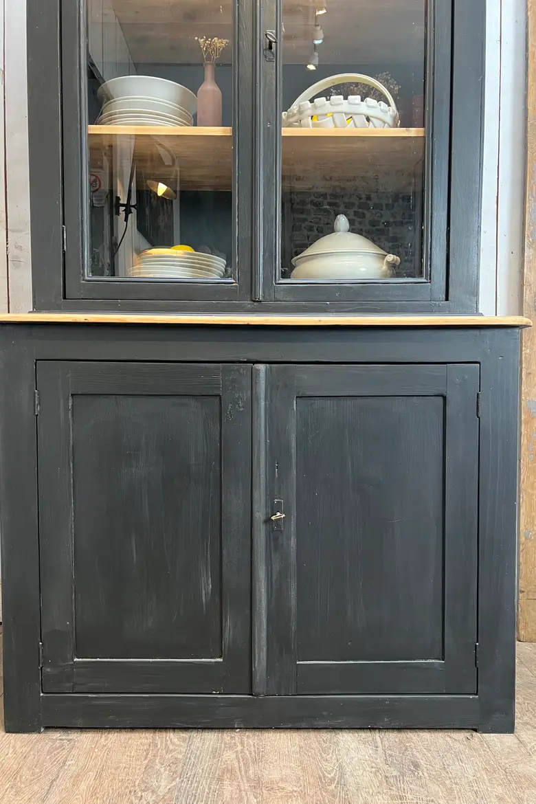 Ancien buffet deux corps en sapin Début XXème