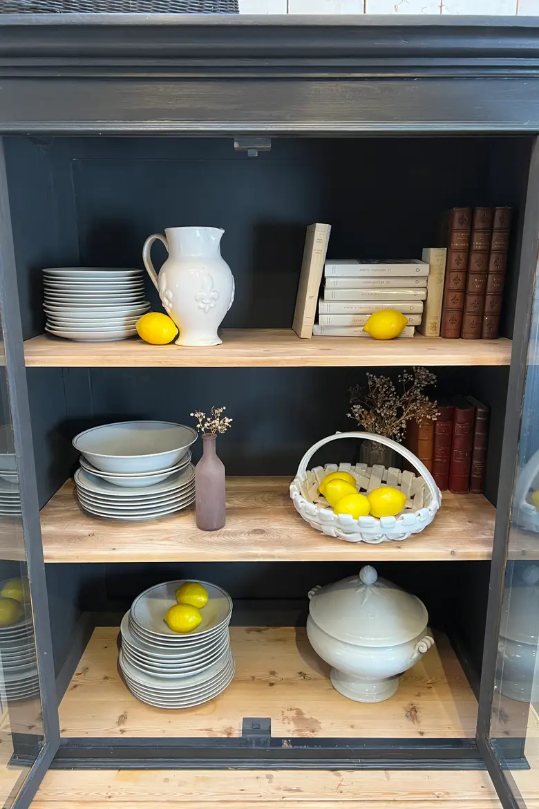 Ancien buffet deux corps en sapin Début XXème