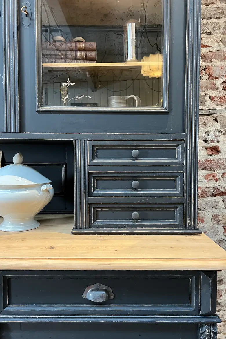 Ancien buffet deux corps en sapin