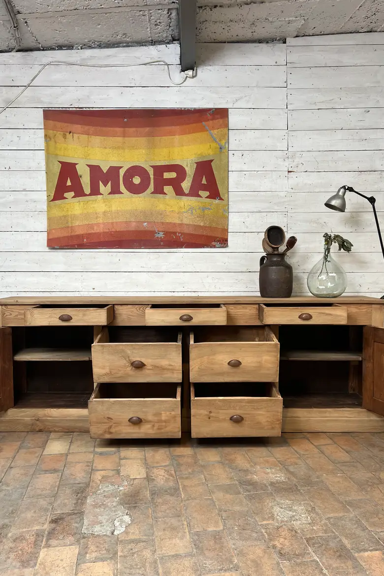 Ancien buffet en bois brut
