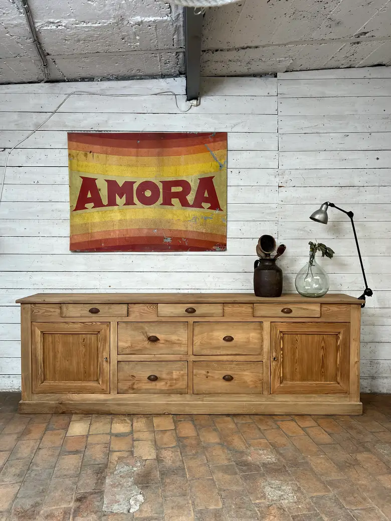 Ancien buffet en bois brut