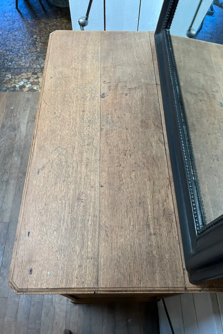Ancien buffet en chêne brut Début XXème