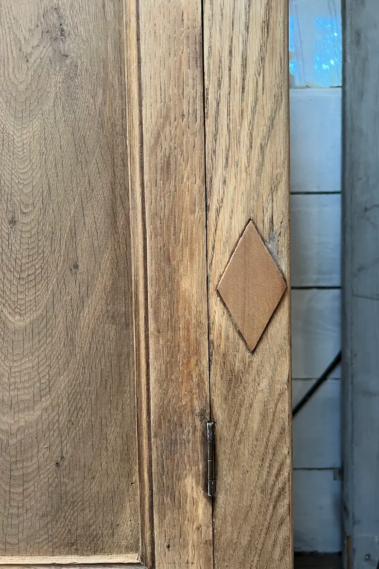 Ancien buffet en chêne brut Début XXème