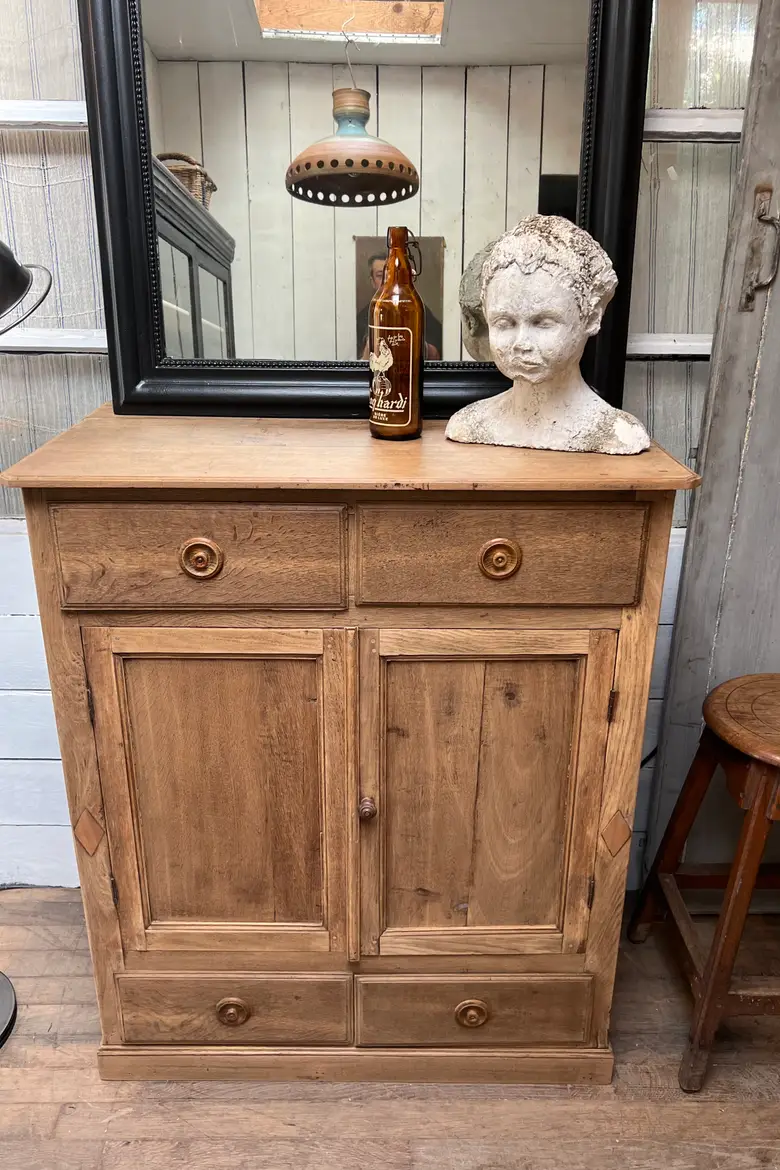 Ancien buffet en chêne brut Début XXème