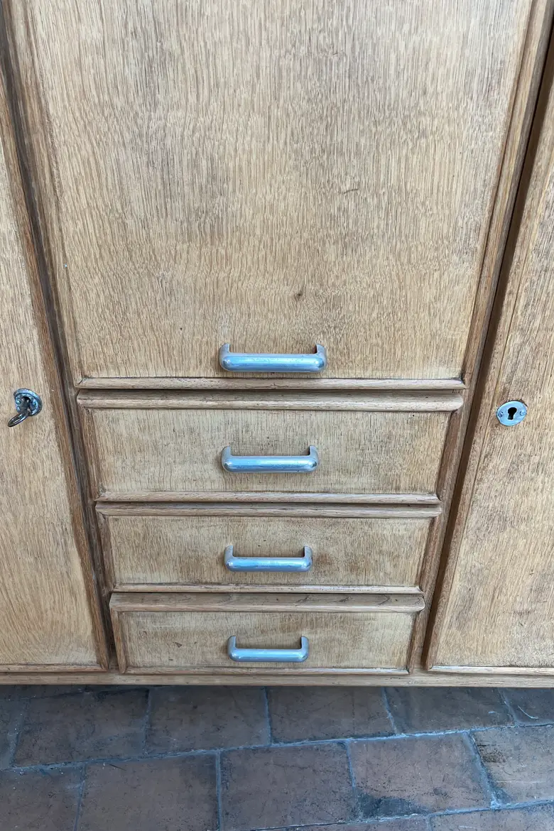 Ancien buffet en chêne de René Gabriel – Années 50