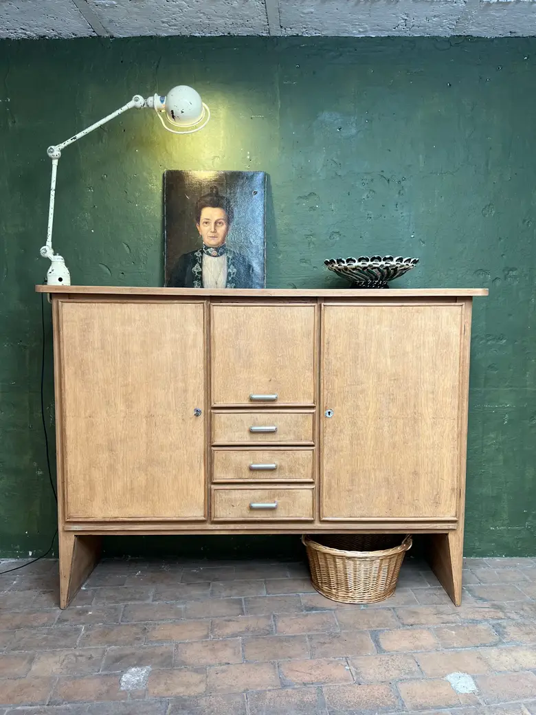 Ancien buffet en chêne de René Gabriel – Années 50