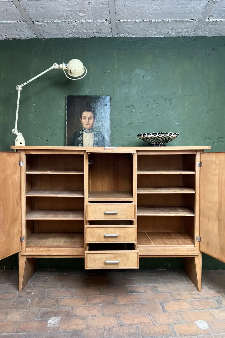 Ancien buffet en chêne de René Gabriel – Années 50