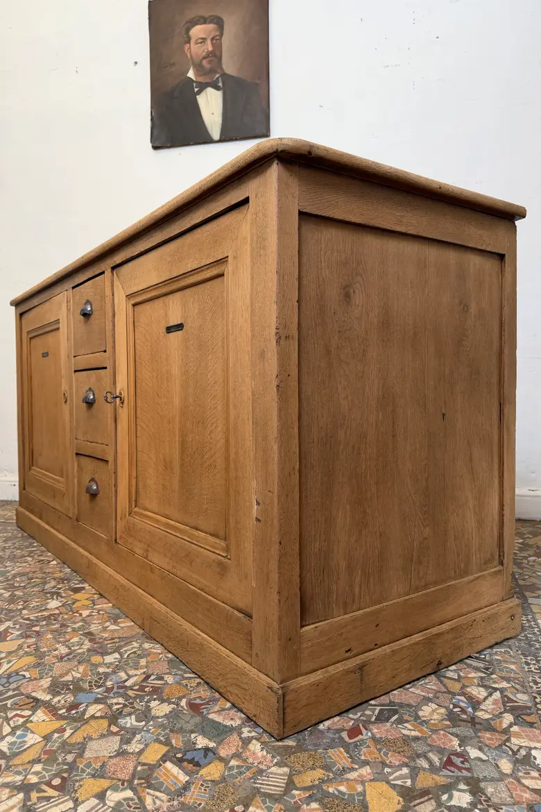 Ancien buffet en chêne – Début XXe siècle