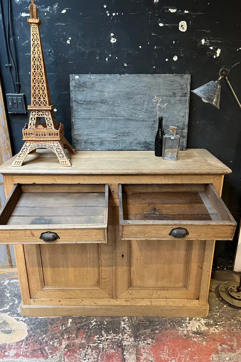 Ancien buffet en chêne Début XXème