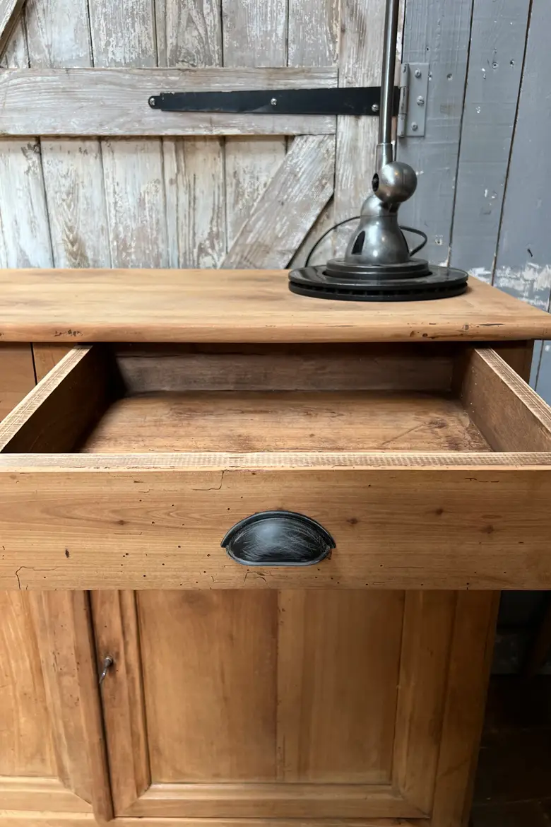 Ancien buffet en merisier