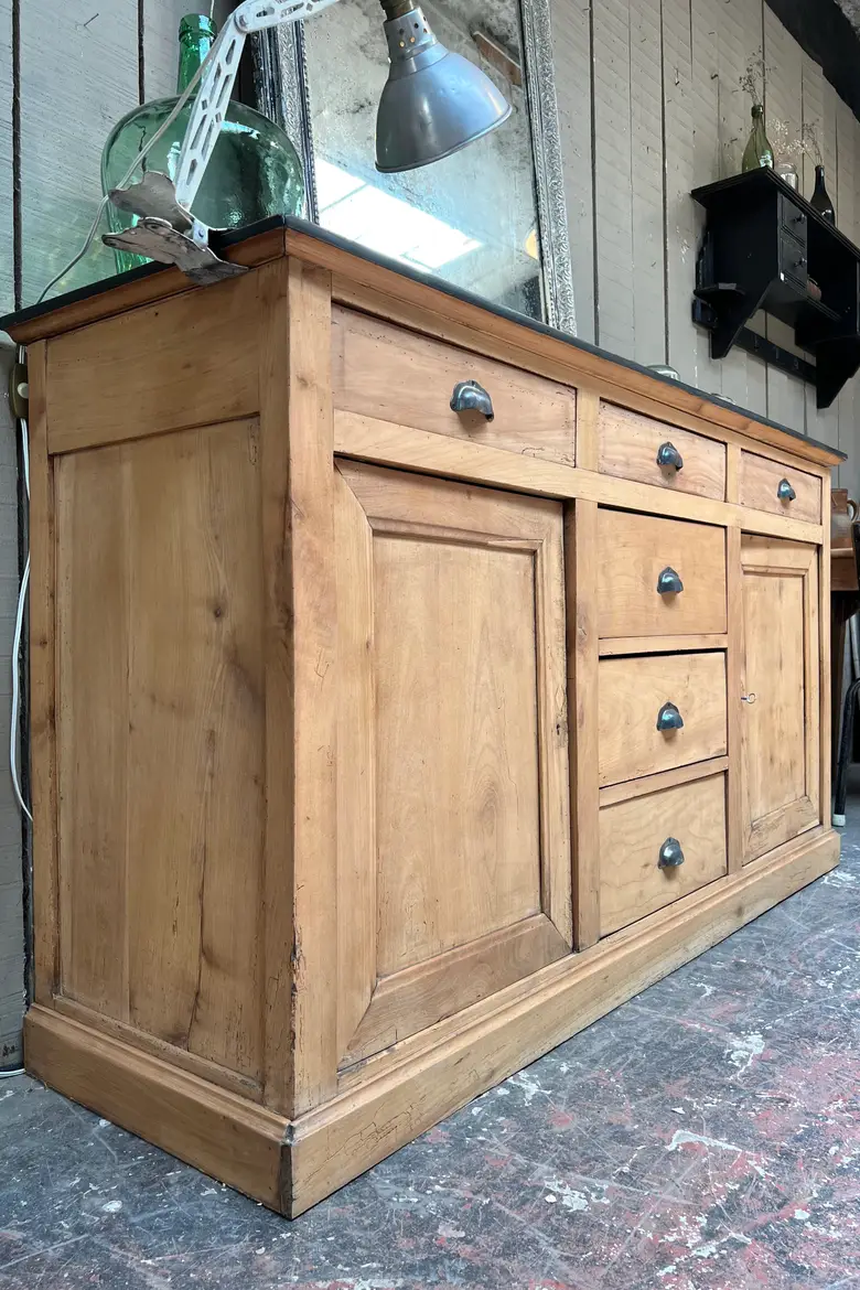 Ancien buffet en merisier