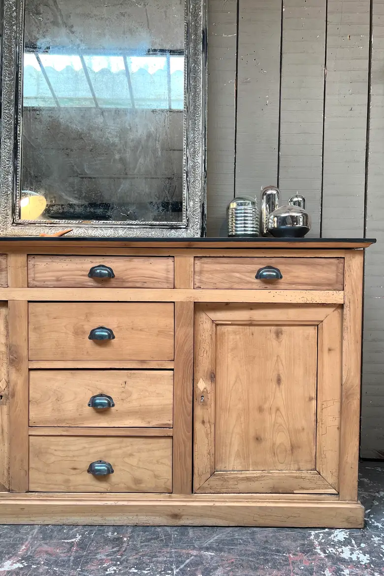 Ancien buffet en merisier
