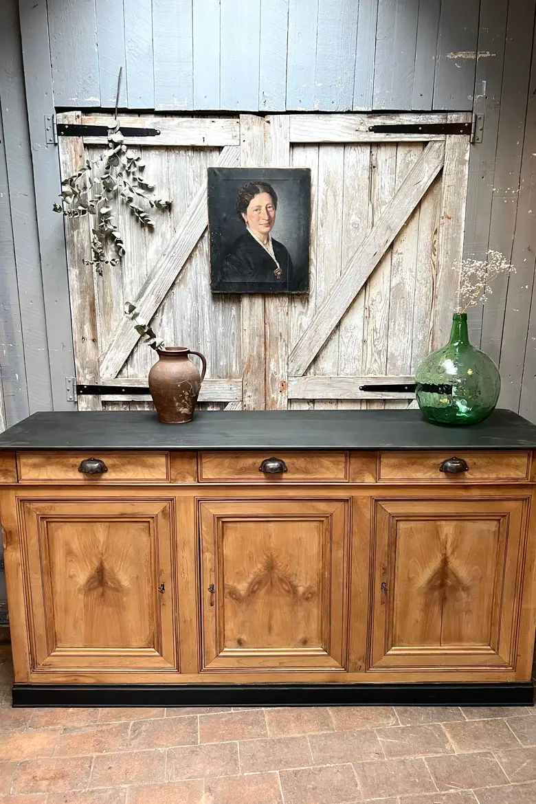 Ancien buffet en noyer Années 60