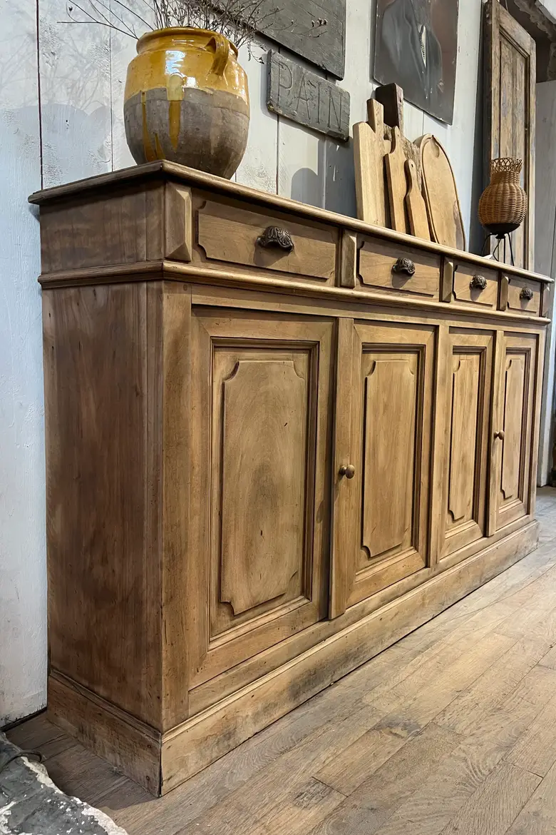 Ancien buffet en noyer Début XXème