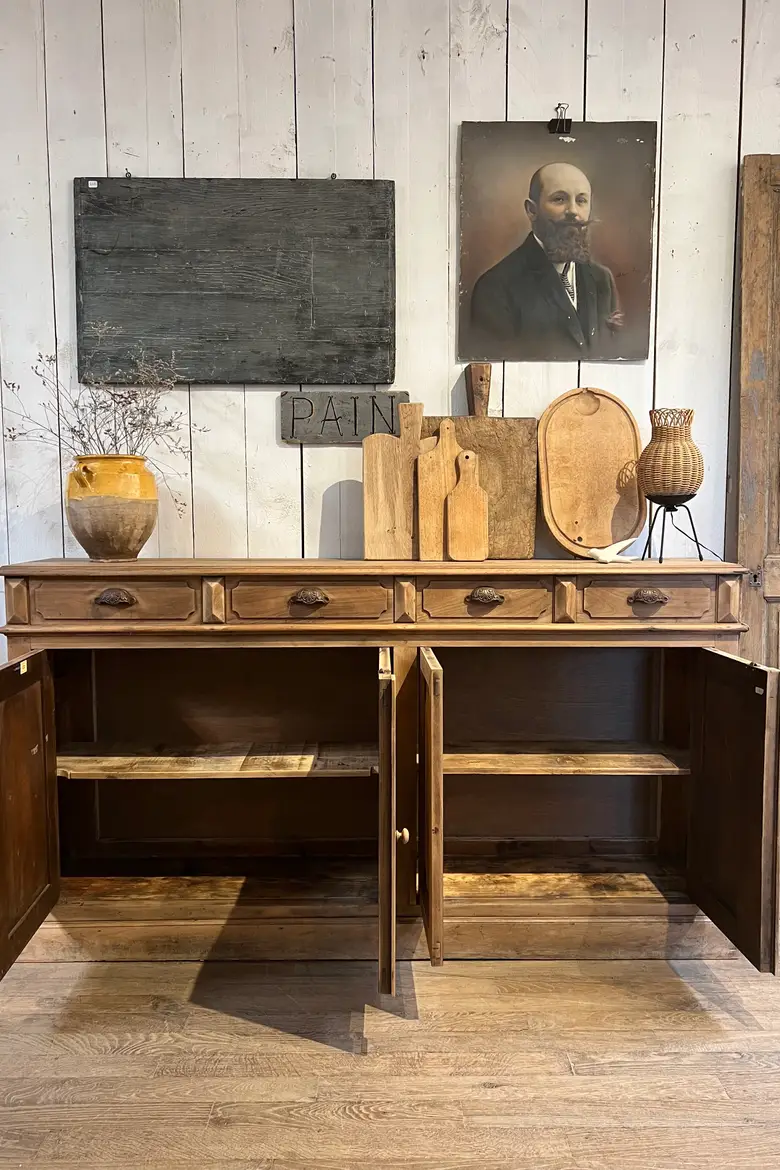 Ancien buffet en noyer Début XXème