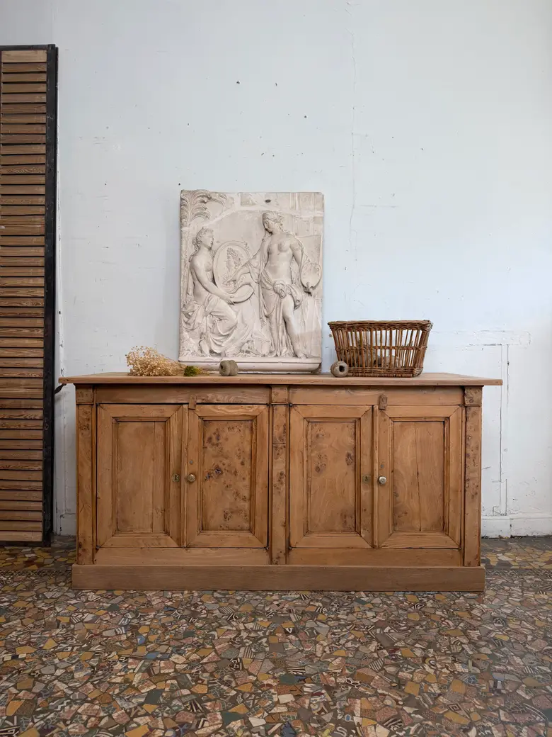 Ancien buffet en orme – XIXe siècle
