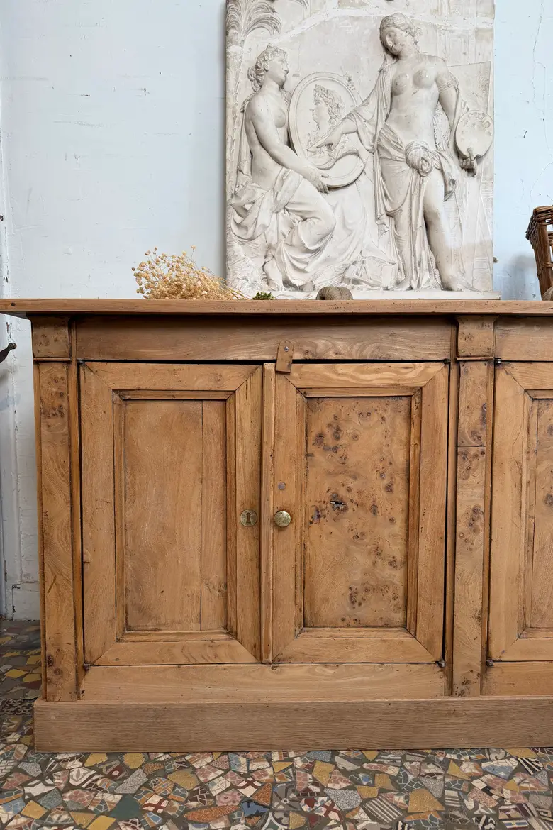 Ancien buffet en orme – XIXe siècle