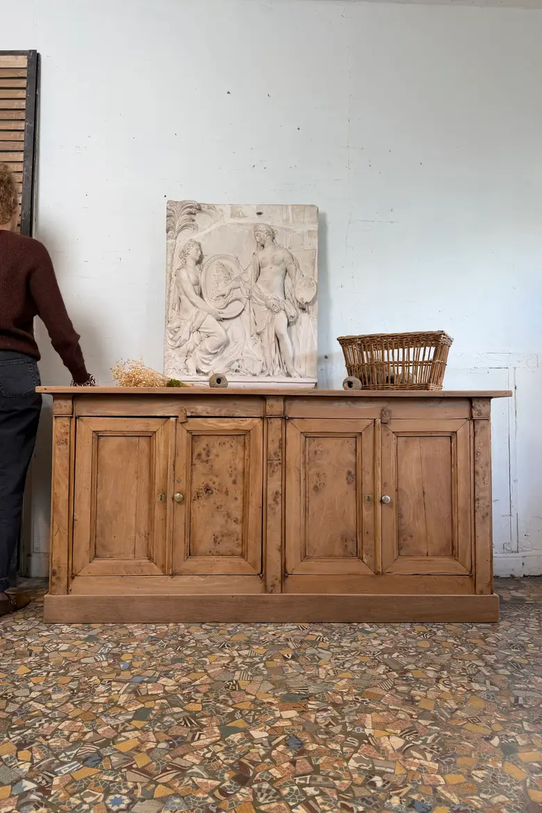 Ancien buffet en orme – XIXe siècle