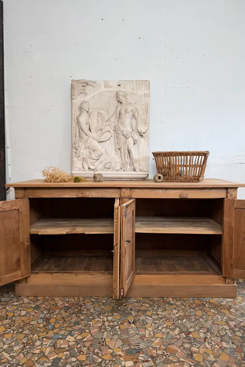 Ancien buffet en orme – XIXe siècle