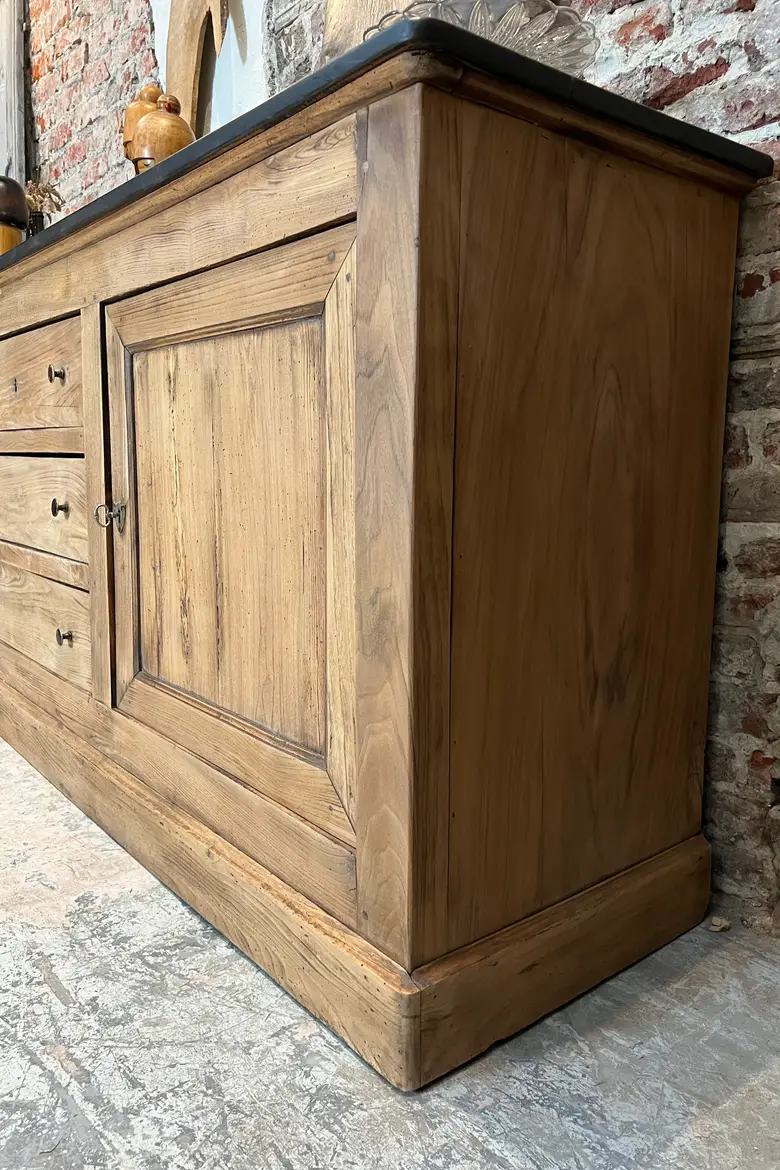 Ancien buffet en orme XIXème