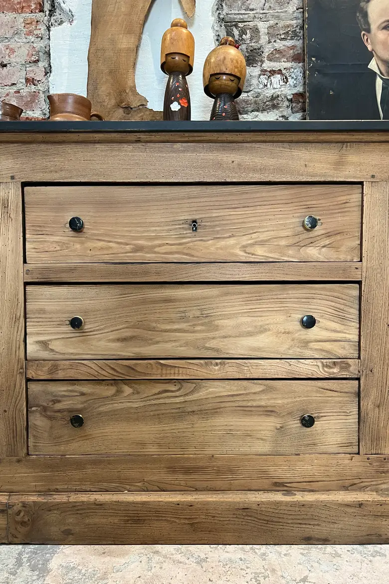 Ancien buffet en orme XIXème