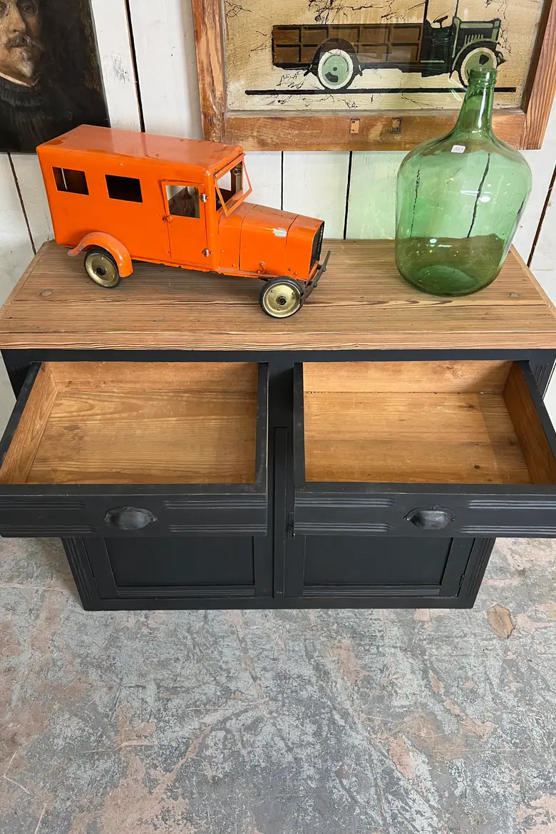 Ancien buffet en sapin