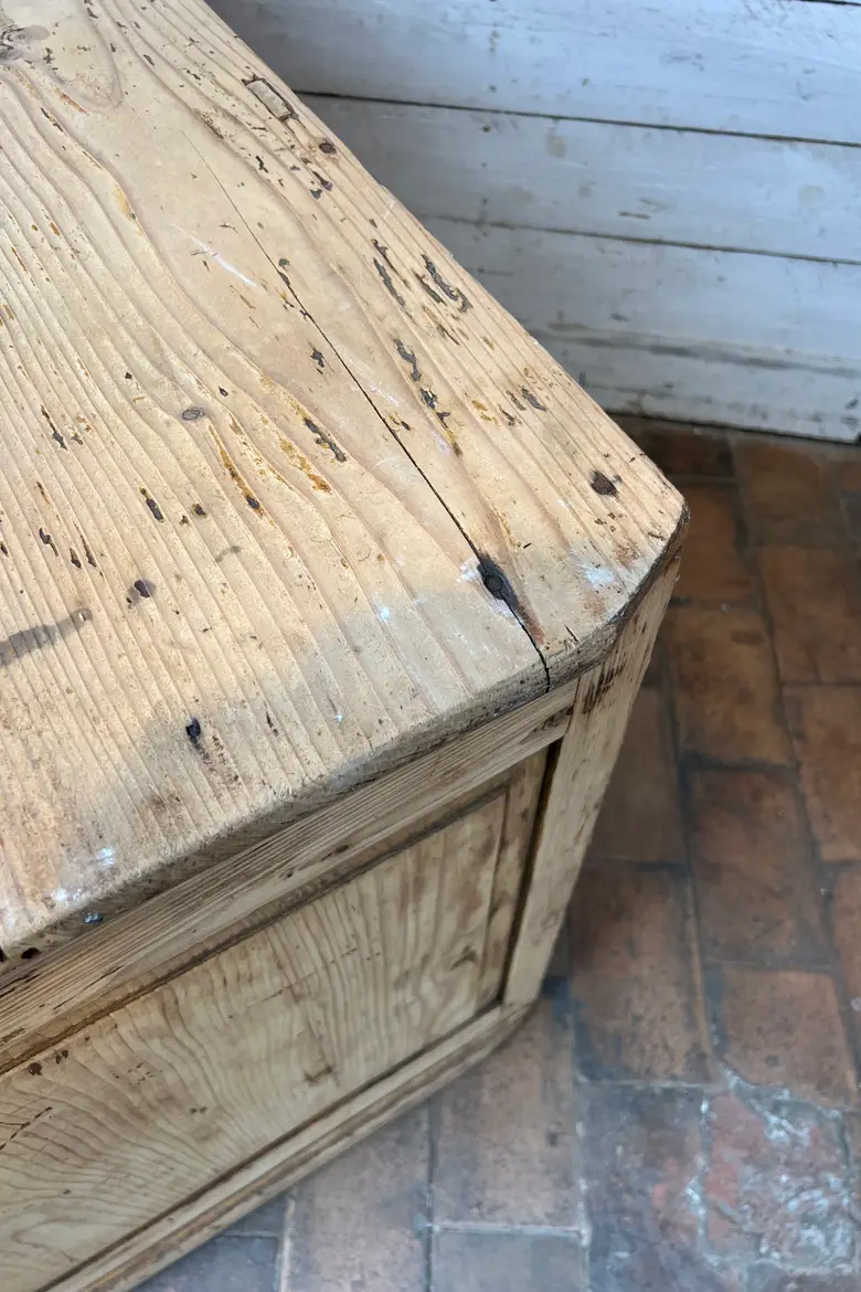 Ancien buffet en sapin – Bois brut