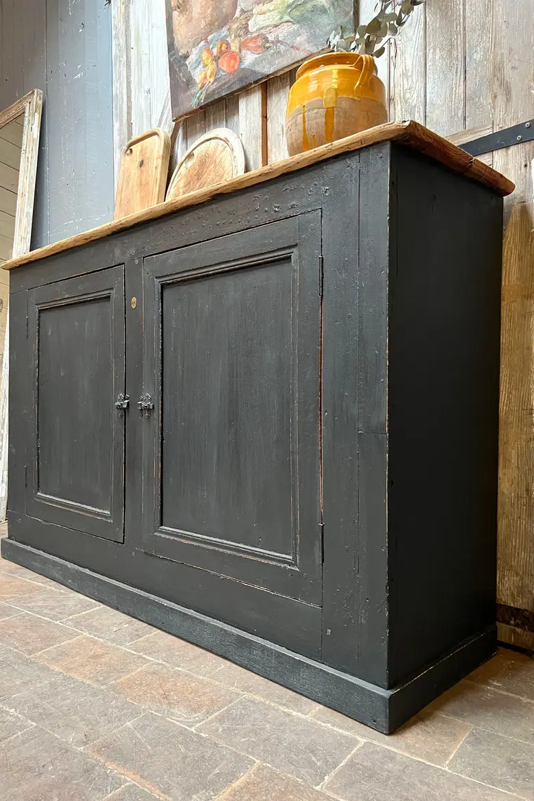 Ancien buffet en sapin Début XXème