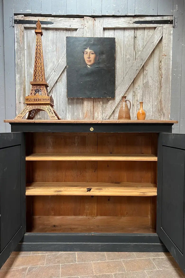 Ancien buffet en sapin Début XXème
