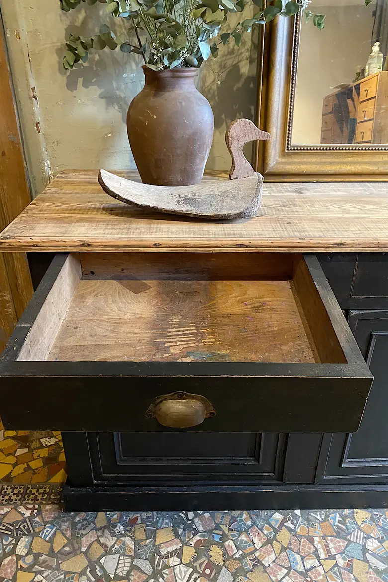 Ancien buffet en sapin Début XXème