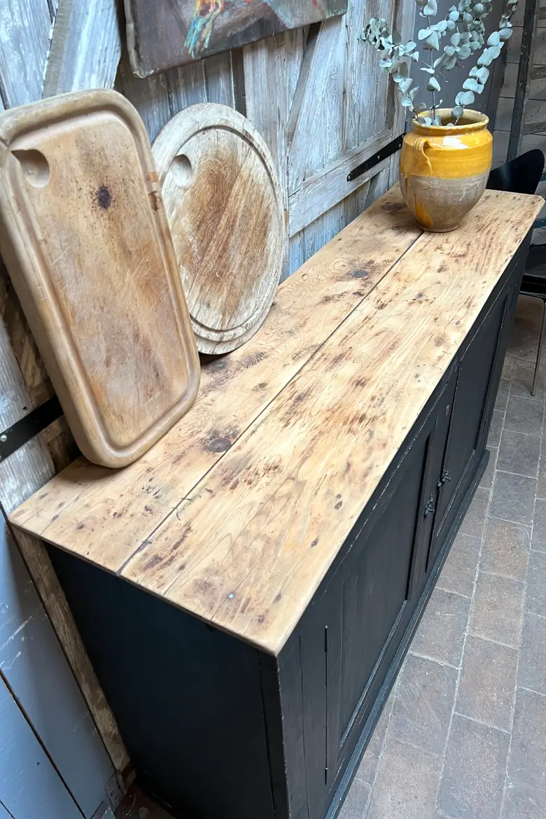 Ancien buffet en sapin Début XXème
