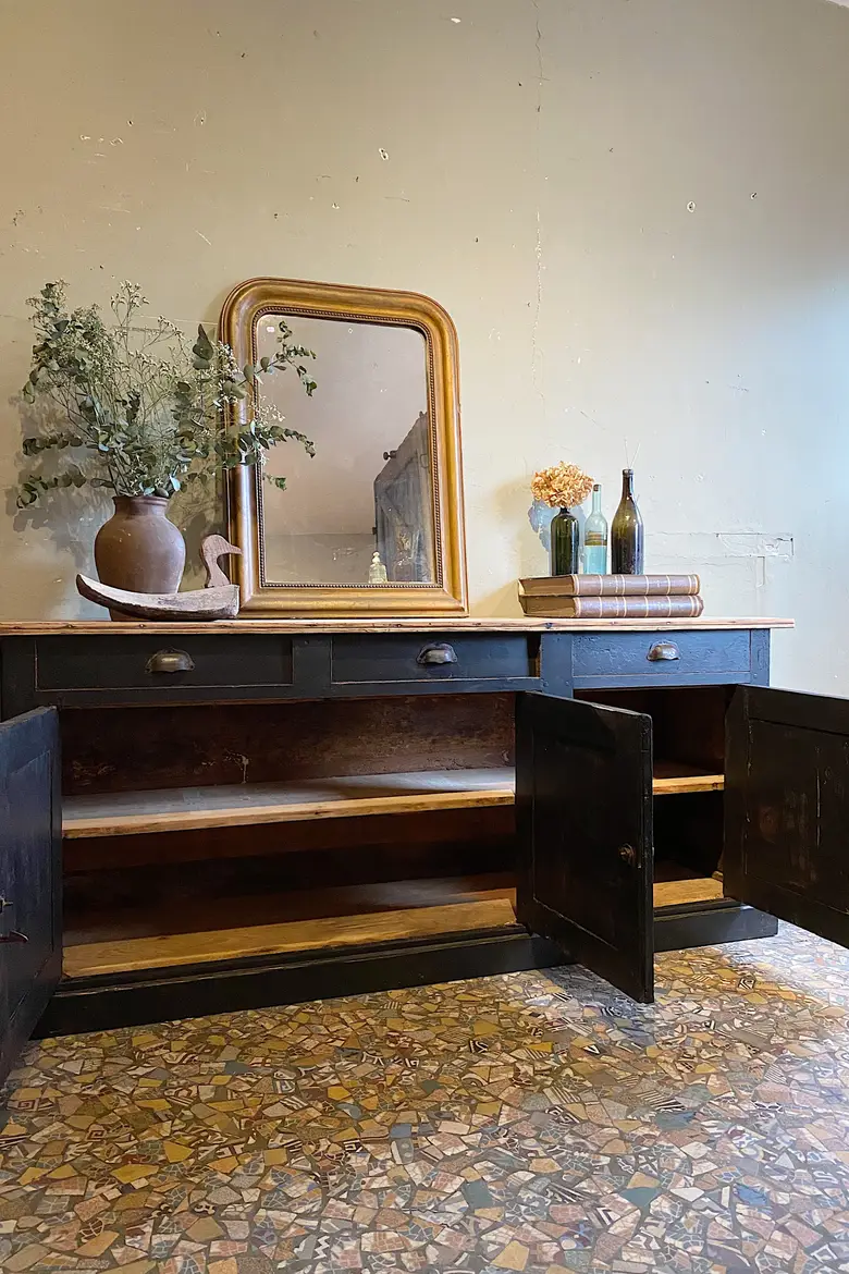 Ancien buffet en sapin Début XXème