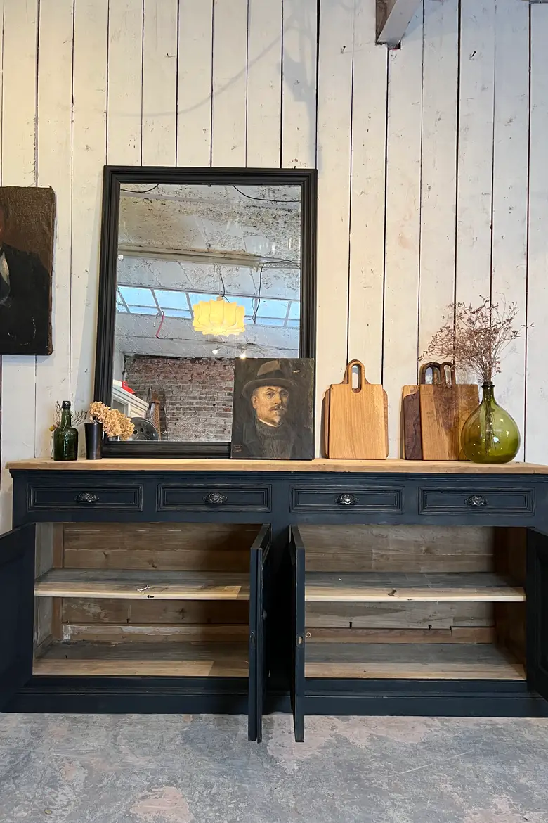 Ancien buffet en sapin Début XXème